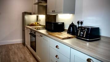 Rumah | Dapur pribadi | Lemari es, microwave, oven, dan kompor