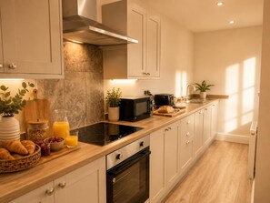 Fridge, microwave, oven, stovetop - Family Modern 3 Bedroom Hot Tub House- Sleeps 6 (Blackpool)