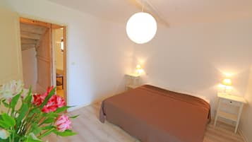 4 chambres, fer et planche à repasser, Wi-Fi gratuit