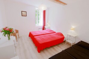 4 Schlafzimmer, Bügeleisen/Bügelbrett, kostenloses WLAN
