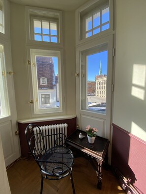 Dormitorio condiviso, per sole donne (8 people) | Copriletto in piuma, ferro/asse da stiro, Wi-Fi gratuito, lenzuola