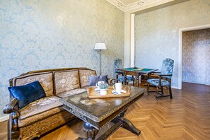 Shared Dormitory (8 people) | Living room