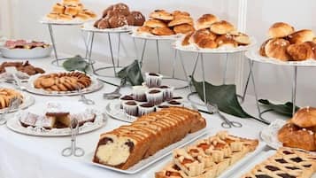 Colazione a buffet inclusa, servita tutte le mattine 