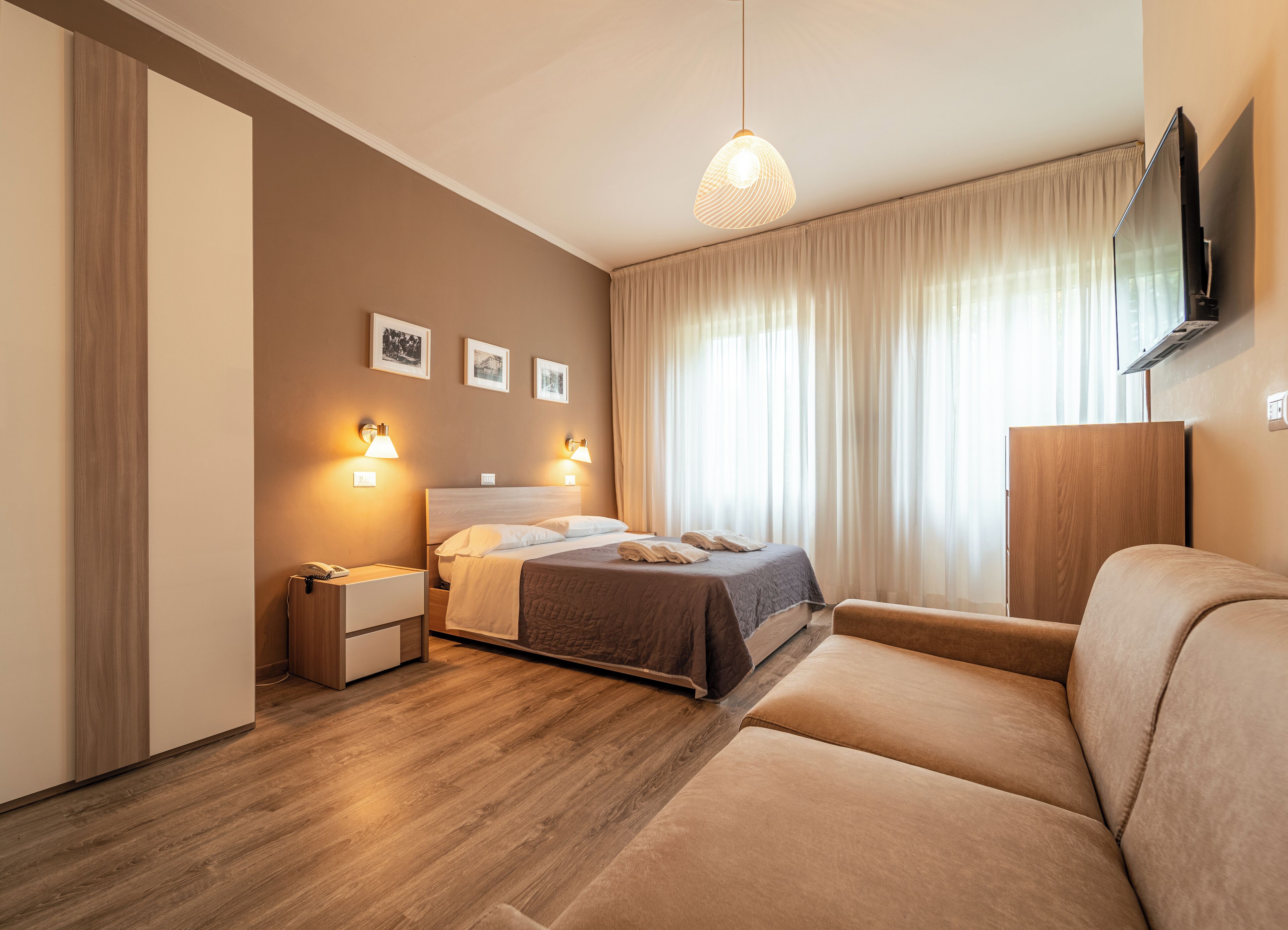 Zimmersafe, kostenloses WLAN, Bettwäsche, Rollstuhlgeeignet