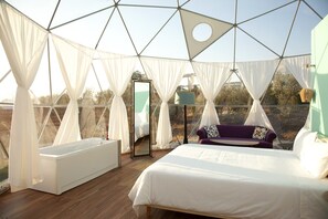 Sun Bubble | Individuell dekoriert, kostenloses WLAN, Bettwäsche