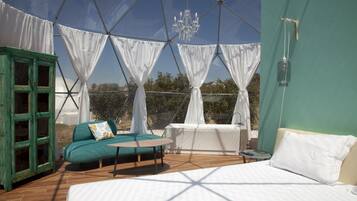 Sun Bubble | Individually decorated, free WiFi, bed sheets