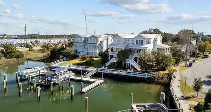 Sound Side Studio Apartment with Boat Slip (Bridgeview on Broad)