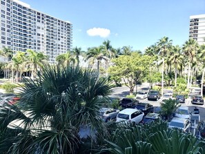 Property grounds - Lovely two-bedroom condo right on the beach (Hollywood)