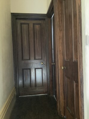 Interior - 1900 House —6 min to Light Stadium and the beach (Sunderland)