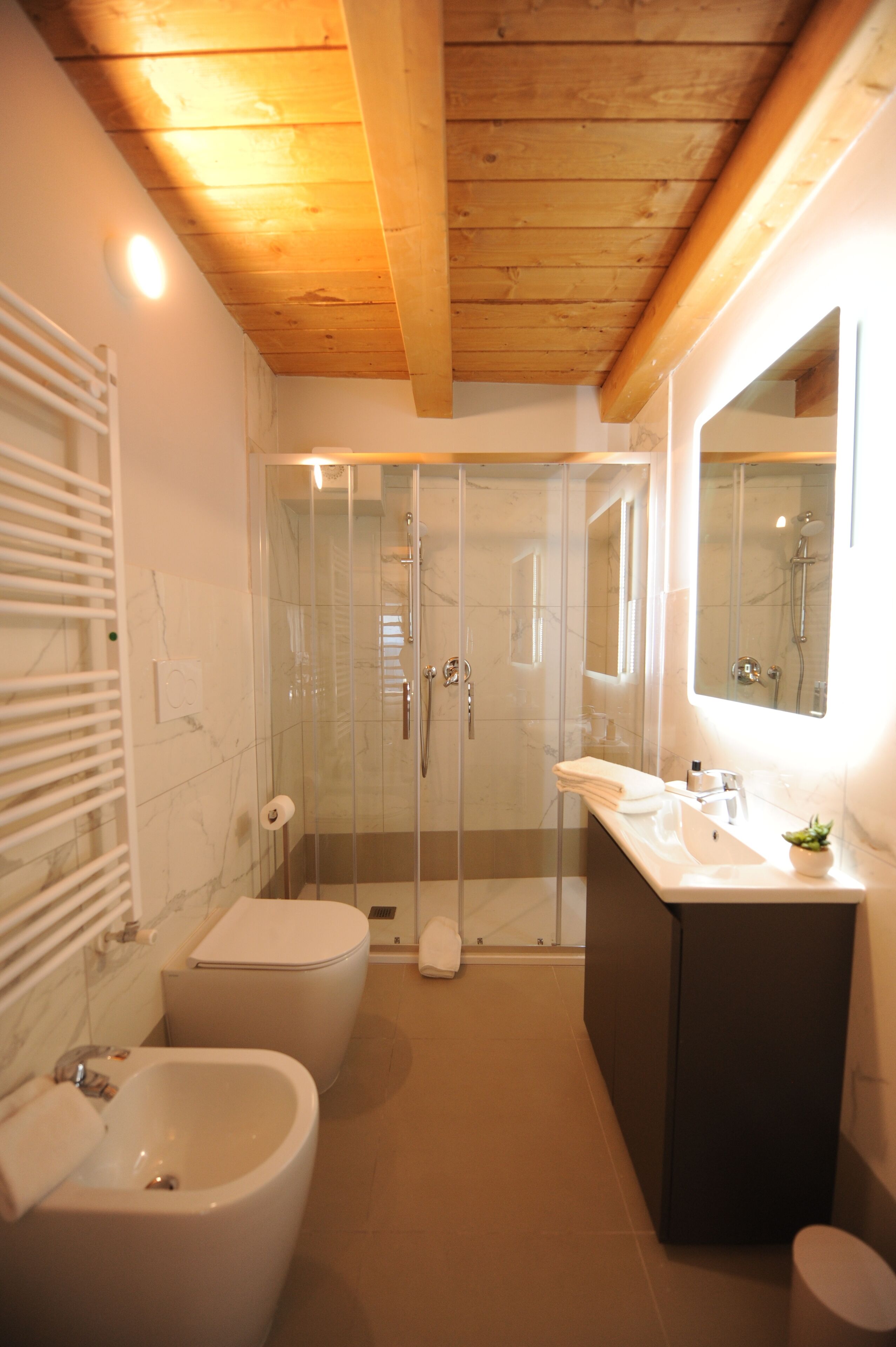 Loft, 2 Bedrooms, Terrace, Courtyard View | Bathroom | Shower, rainfall showerhead, hair dryer, bidet