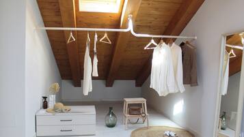 Deluxe Penthouse, 2 Bedrooms, 2 Bathrooms | Premium bedding, down comforters, soundproofing, free WiFi