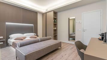 1 bedroom, hypo-allergenic bedding, memory foam beds, in-room safe