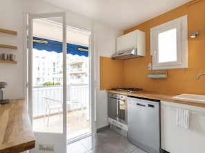Kühlschrank, Ofen, Herdplatte, Geschirrspüler