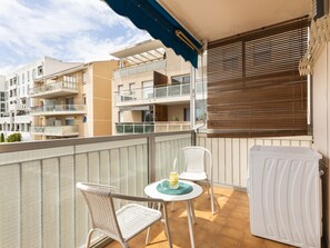 Outdoor dining - (105) Cannes surrounding City trip (Cannes)