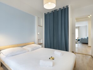 3 bedrooms, iron/ironing board, WiFi, bed sheets - (105) Cannes surrounding City trip (Cannes)