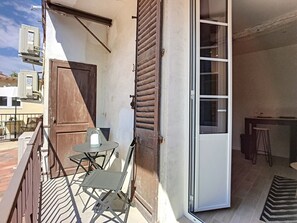 Outdoor dining - (057) Welcome in Antibes (Antibes)