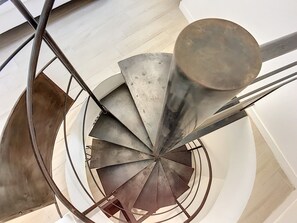 Interior - (057) Welcome in Antibes (Antibes)