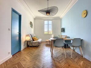 Dining - (061) J'adore Juan les pins (Antibes)