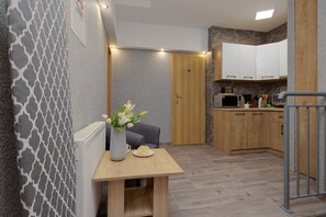 Electric kettle, high chair - Villa Szamotulanka by Renters (Rewal)