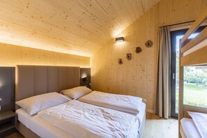 4 bedrooms, free WiFi, bed sheets