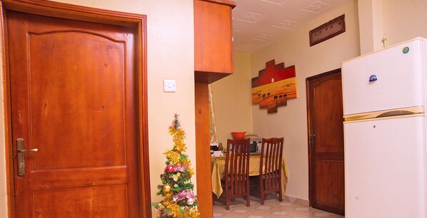 House | Interior - 3 Bed House - Sleeps 8, Wifi, Parking, Pets (Kampala)
