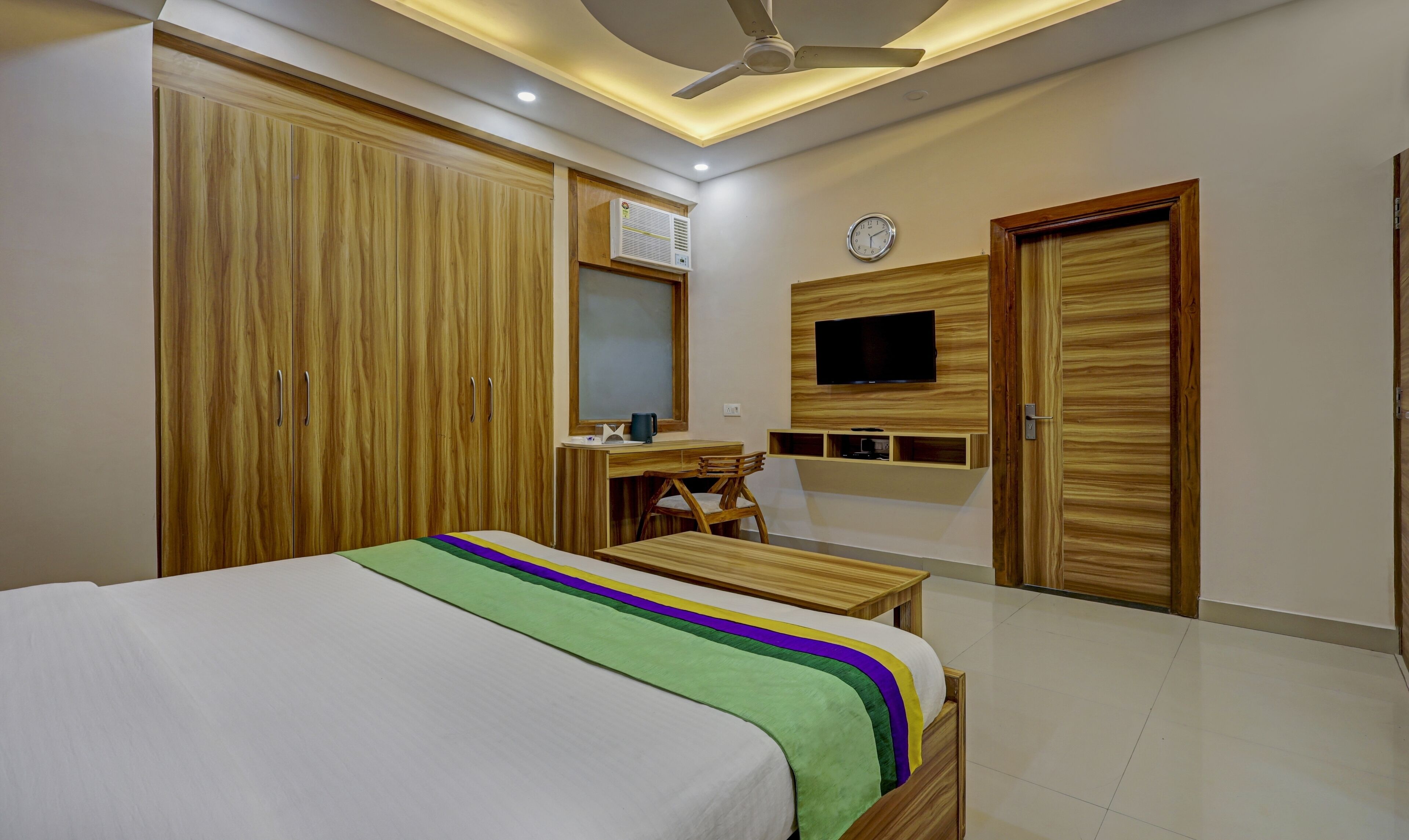 标准房 | 办公桌