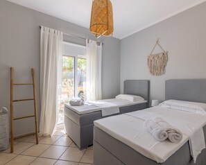 Deluxe Villa | 3 bedrooms, iron/ironing board, free WiFi