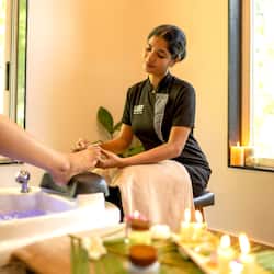 Couples treatment room(s), hot tub, steam room, body treatments