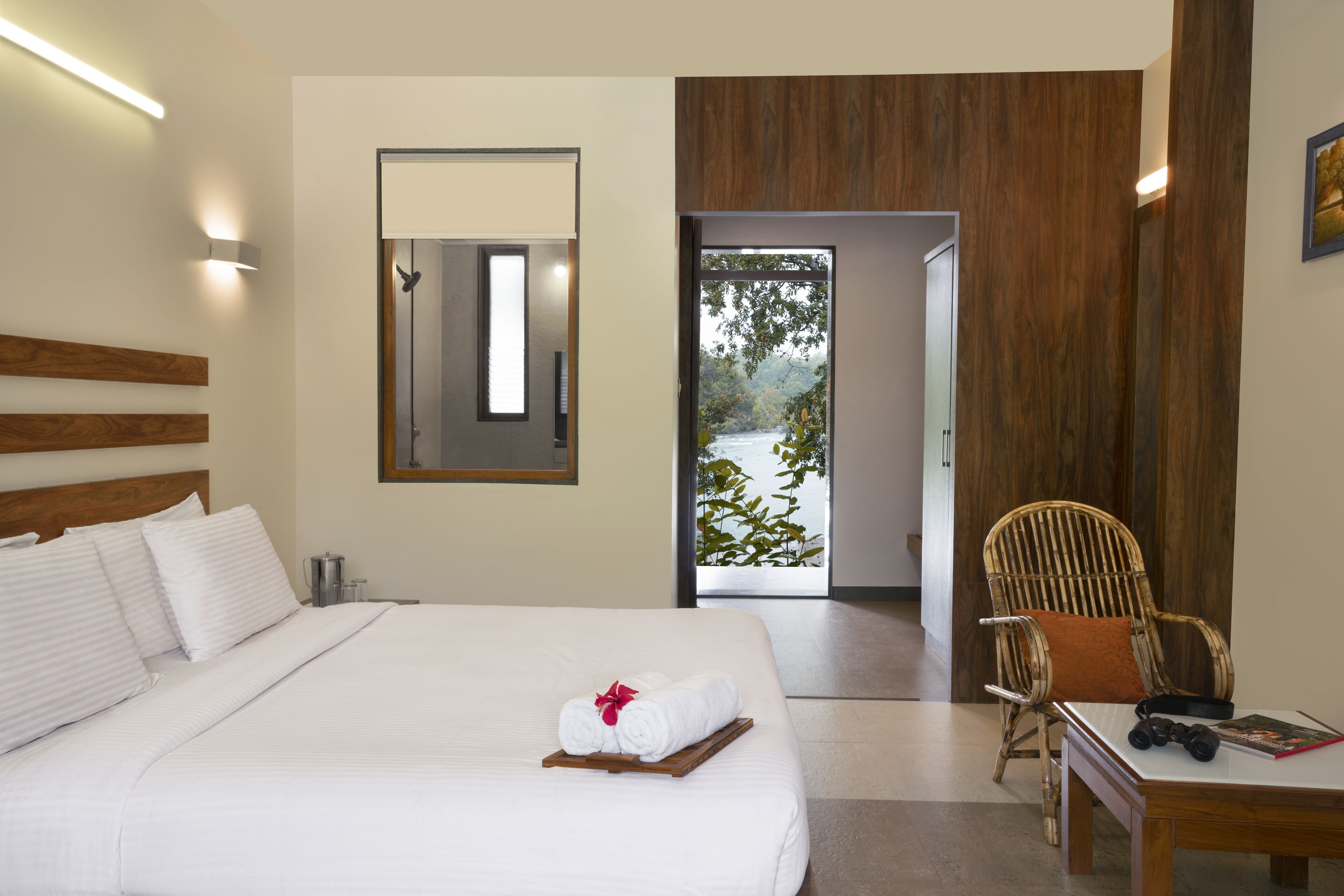Elite Studio | Egyptian cotton sheets, premium bedding, pillow-top beds, desk