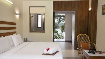 Elite Studio | Egyptian cotton sheets, premium bedding, pillow-top beds, desk