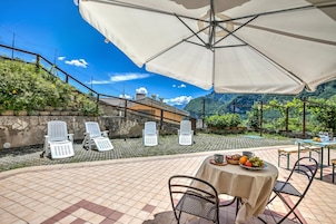 Family House, 2 Bedrooms, Microwave, Mountainside (Il Giardino In Montagna Family) | Outdoor dining