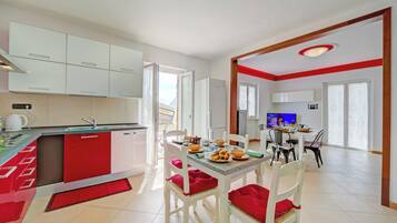 Family House, Multiple Bedrooms, Mountainside (Il Giardino In Montagna Family) | Private kitchen | Fridge, microwave, oven, stovetop