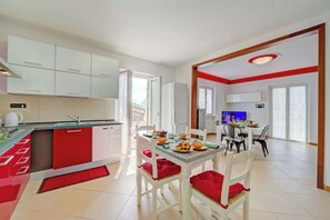 Family House, Multiple Bedrooms, Mountainside (Il Giardino In Montagna Family) | Private kitchen | Fridge, microwave, oven, stovetop - Il Giardino In Montagna Family Friendly (Tenno)