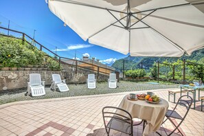 Family House, Multiple Bedrooms, Mountainside (Il Giardino In Montagna Family) | Outdoor dining - Il Giardino In Montagna Family Friendly (Tenno)