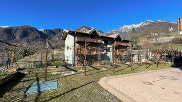 Family House, Multiple Bedrooms, Mountainside (Il Giardino In Montagna Family) | Property grounds
