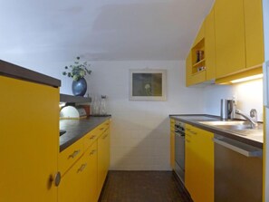Refrigerador, horno, lavavajillas y tostadora 