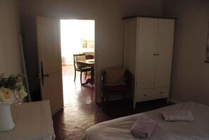 1 chambre, Wi-Fi gratuit, draps fournis