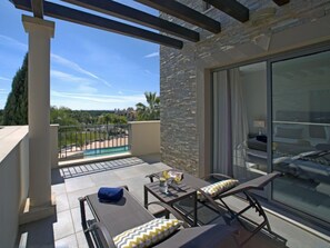 Outdoor dining - Pine Hills Cristal by Interhome (Vilamoura)