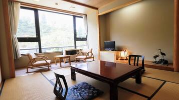 傳統客房, 非吸煙房, 山景 | 房內夾萬、免費 Wi-Fi、床單