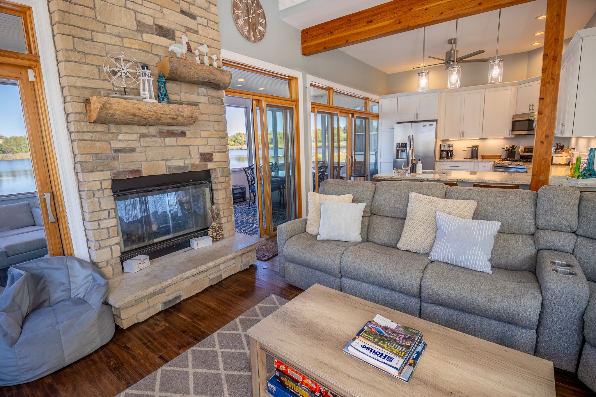 TV connectée, cheminée