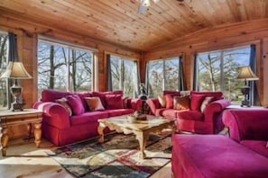 TV, offices - Pigeon Ridge cabin/Cumberland State Park 2B/2B (Crossville)