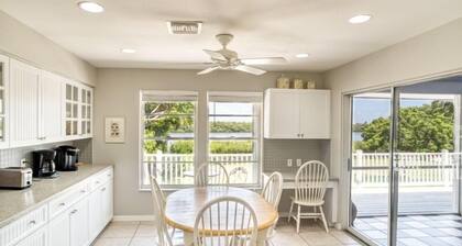 Baywatch Casa 3 Bedroom Home by RedAwning