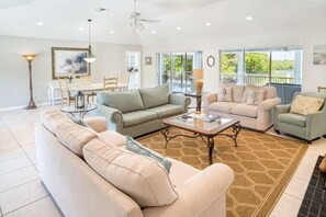 House, 3 Bedrooms | Living area