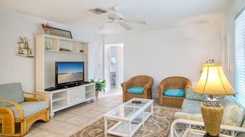 Casa, 2 habitaciones | Área de sala de estar