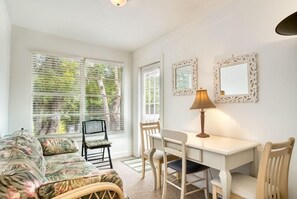 Casa, 2 habitaciones | Área de sala de estar