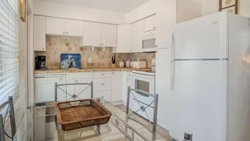 Casa, 2 habitaciones | Cocina privada