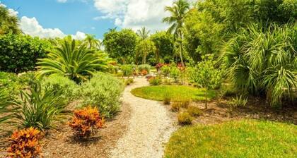 Baywatch Cabin 2 Bedroom Home by RedAwning