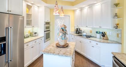 Sunset Dream 3 Bedroom Townhouse by Redawning