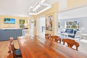 House, 5 Bedrooms | Dining