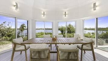 Casa, 4 habitaciones | Restaurantes